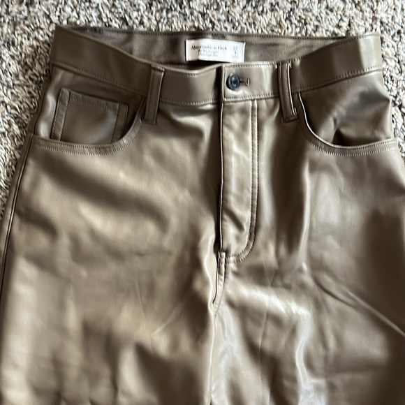 Abercrombie the 90’s straight ultra high rise pants - Picture 3 of 4